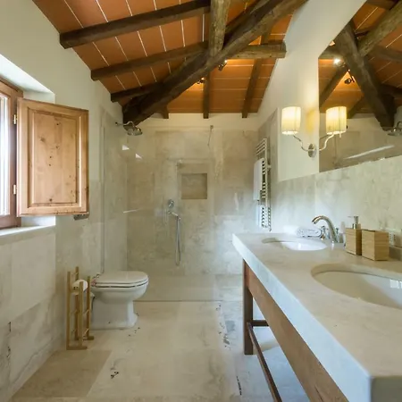 3bdrm Luxury In Tuscan Villa,private Estate, Shared Swimmingpool *