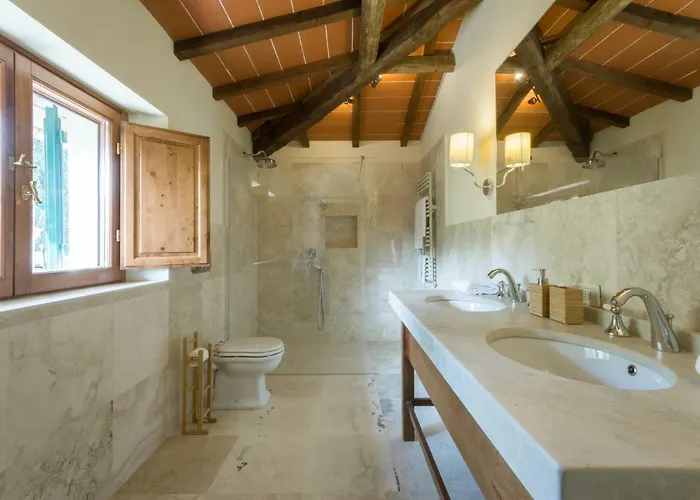 3bdrm Luxury In Tuscan Villa,private Estate, Shared Swimmingpool *
